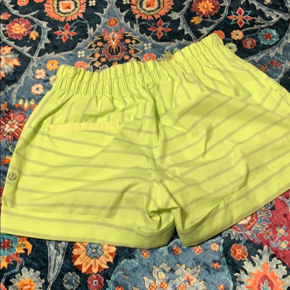 Lululemon break away short - Picture 3 of 5